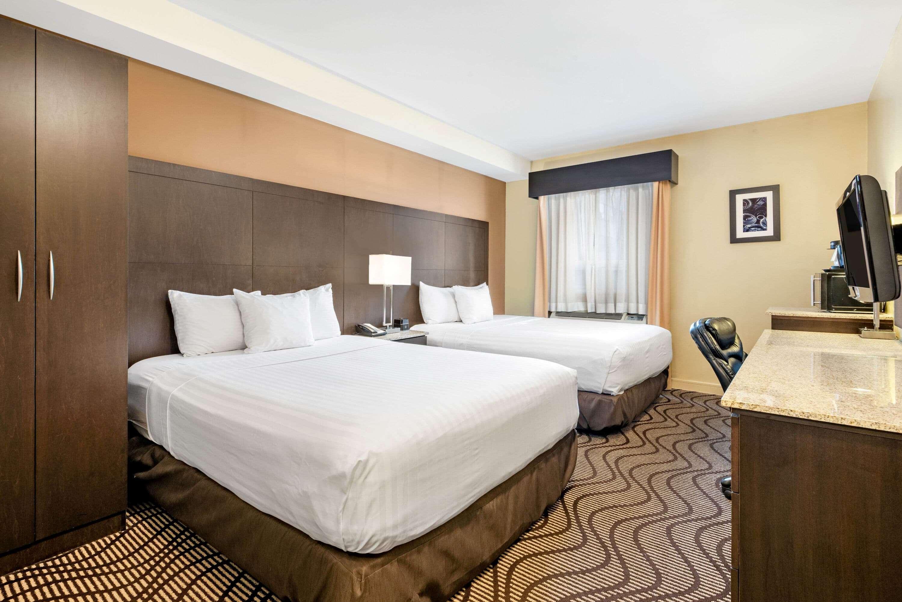 La Quinta By Wyndham Oshawa Hotel Exterior photo