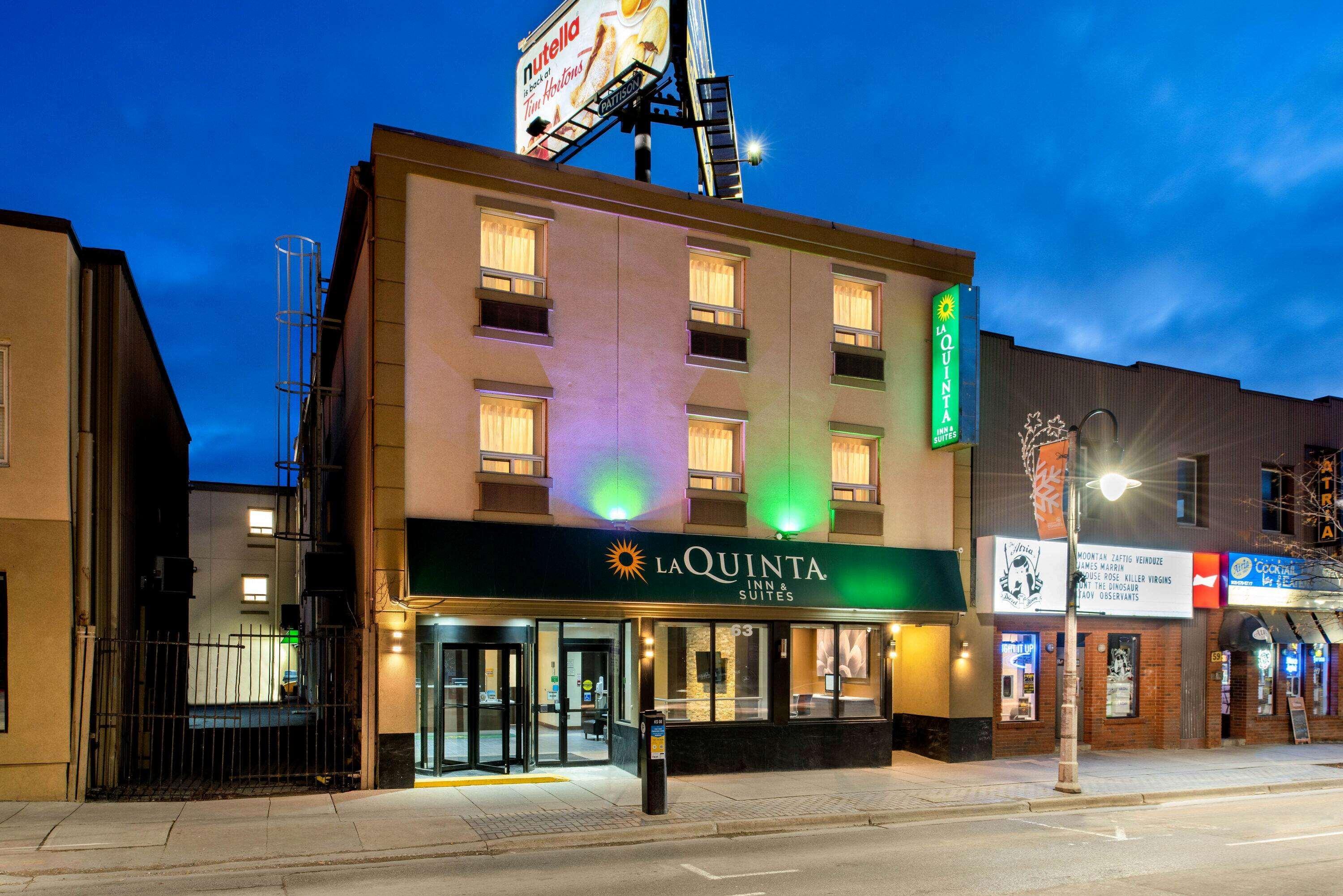 La Quinta By Wyndham Oshawa Hotel Exterior photo
